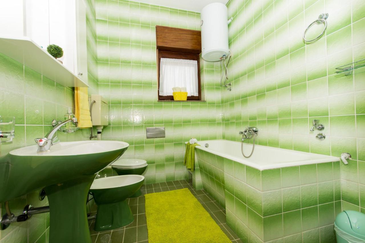 Apartmani Mila A1 & A2 & 3 Trogir Exteriér fotografie