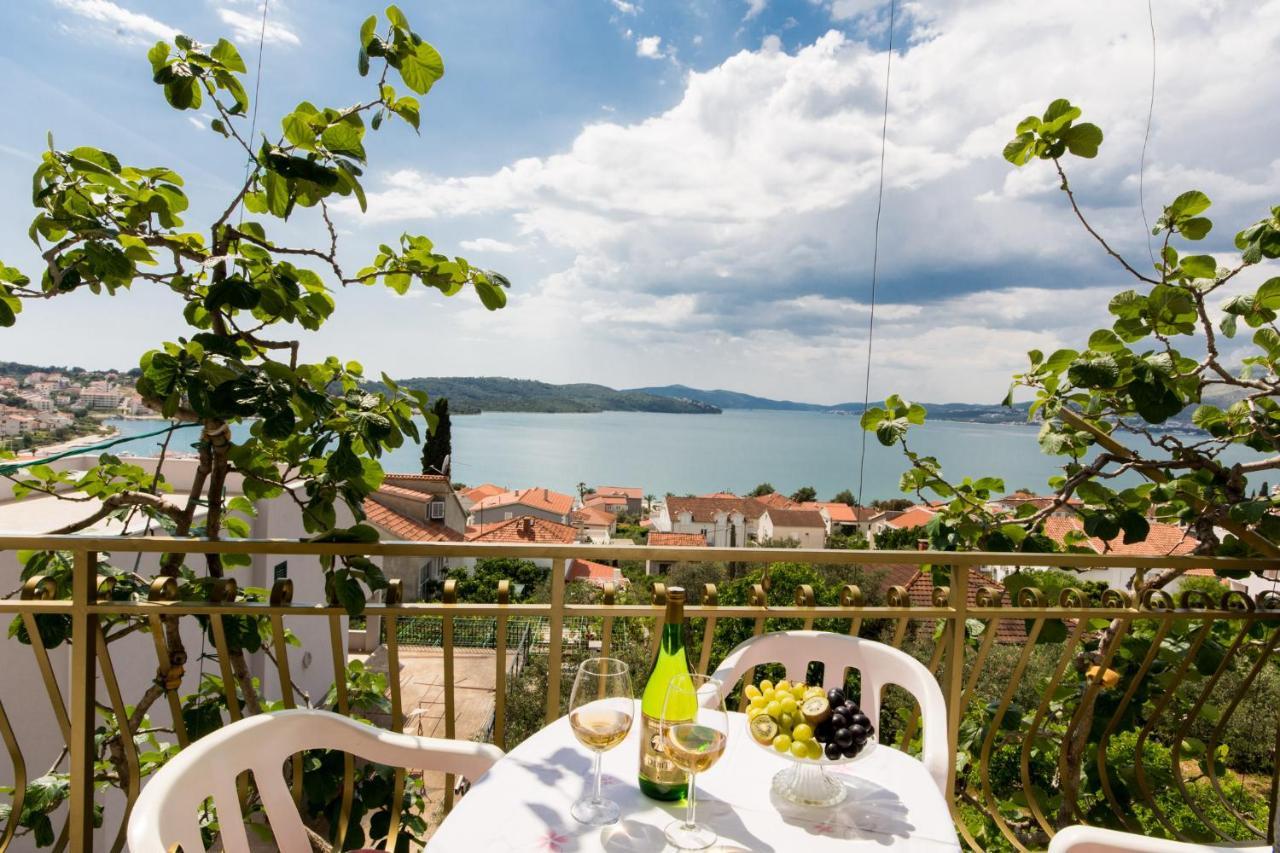 Apartmani Mila A1 & A2 & 3 Trogir Exteriér fotografie