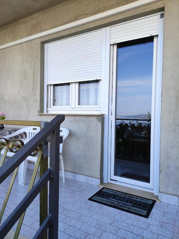 Apartmani Mila A1 & A2 & 3 Trogir Exteriér fotografie