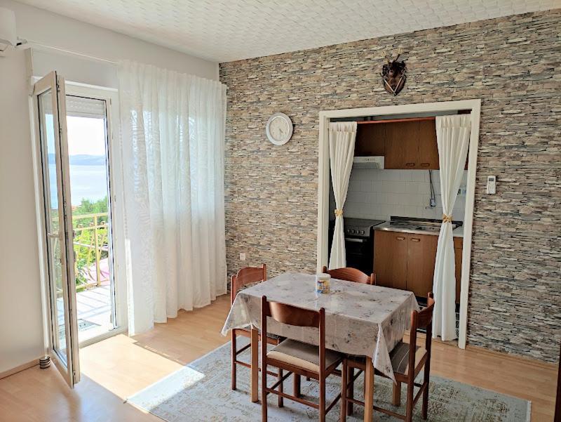 Apartmani Mila A1 & A2 & 3 Trogir Exteriér fotografie