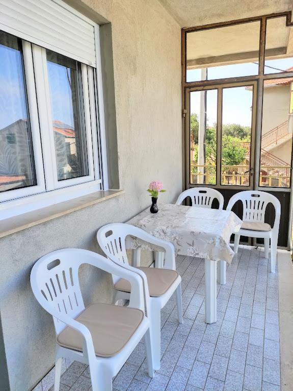 Apartmani Mila A1 & A2 & 3 Trogir Exteriér fotografie