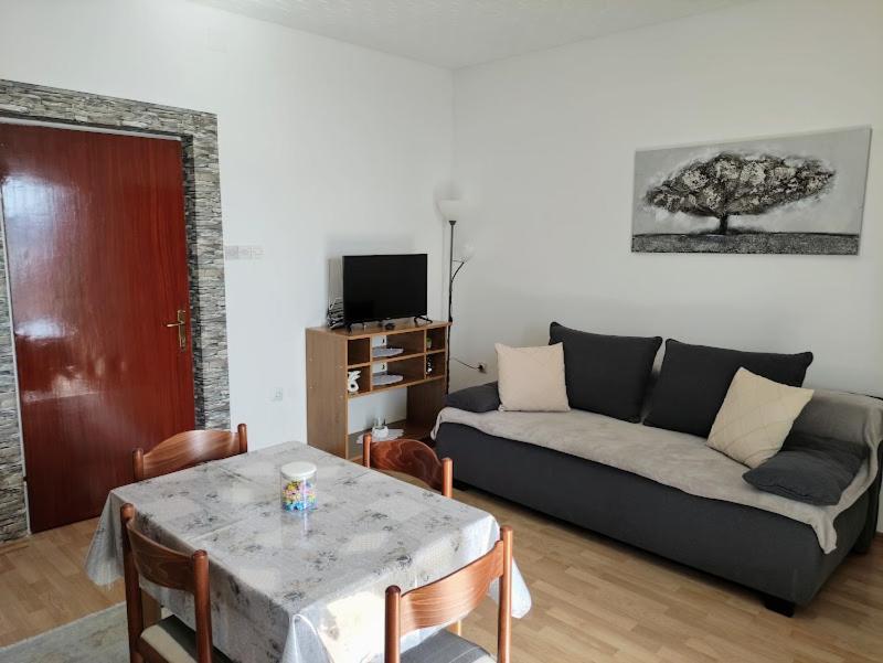 Apartmani Mila A1 & A2 & 3 Trogir Exteriér fotografie